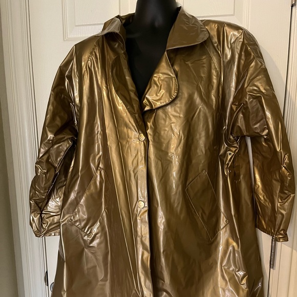 Vintage Raincoat by Ken Sporn. Whippette Gold Raincoat. - Picture 6 of 6